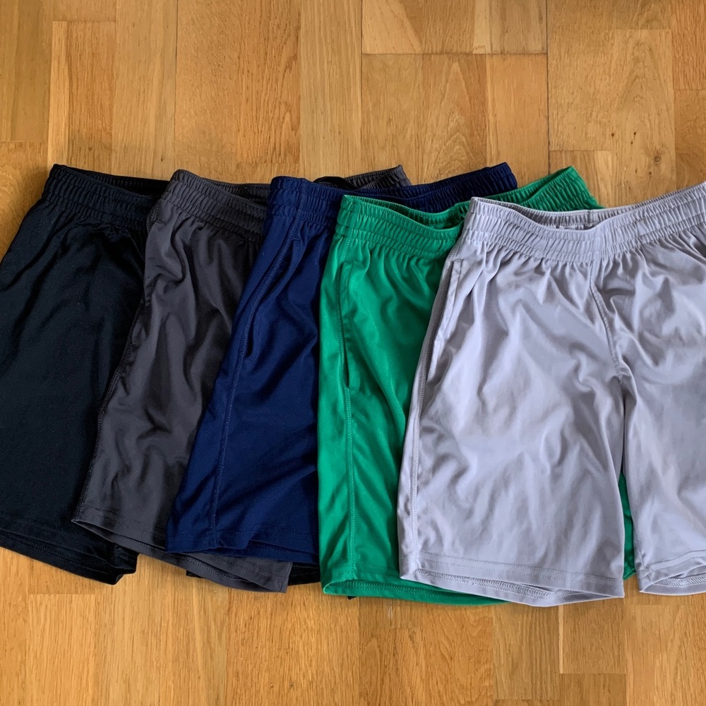 Boys active shorts. Size M.